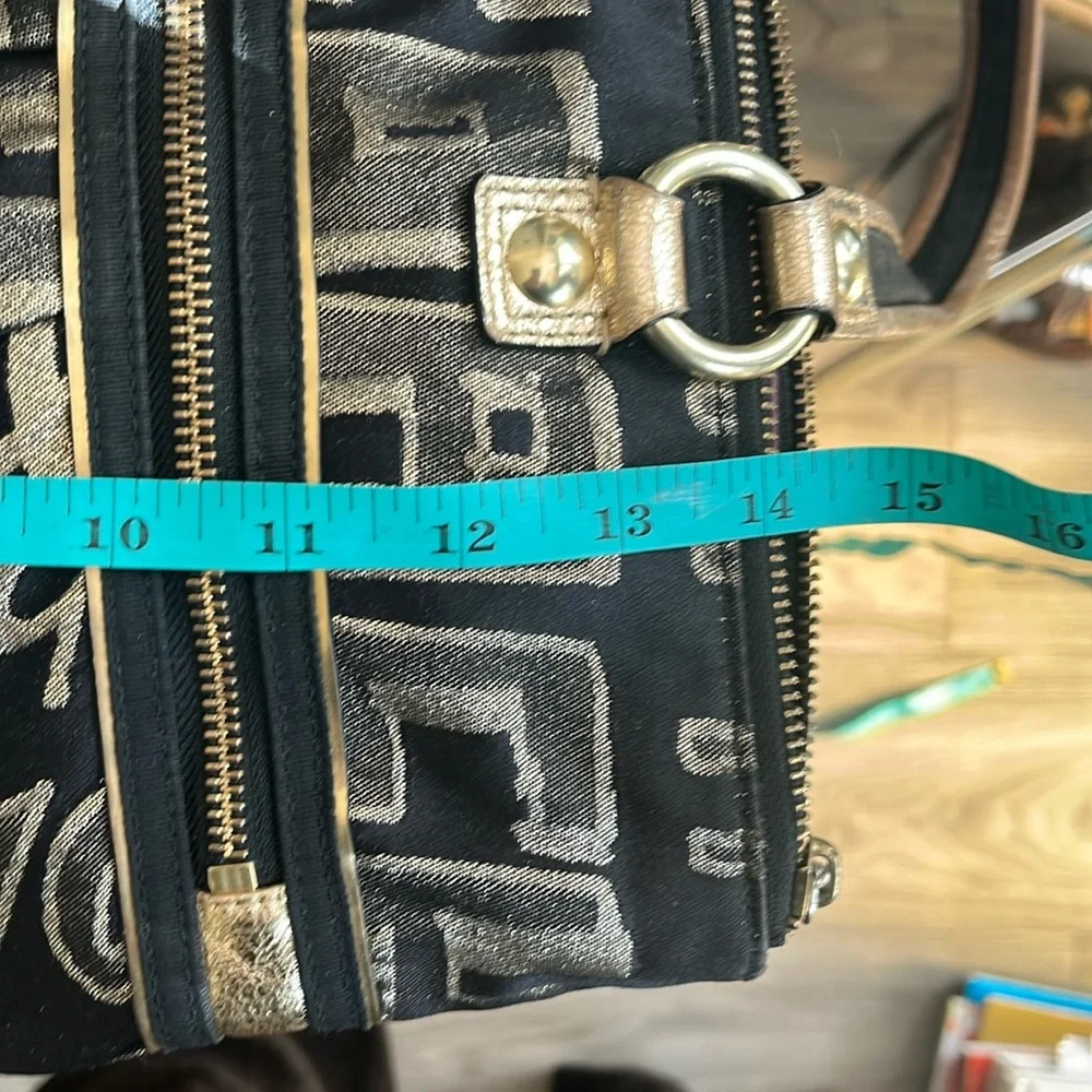 Lost in the 🔥 Coach Poppy Duo Black Story Block Tote and Wristlet - Picture 11 of 13